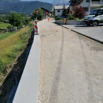 Zduša - Podporni zid in priprava cestišča na asfaltiranje